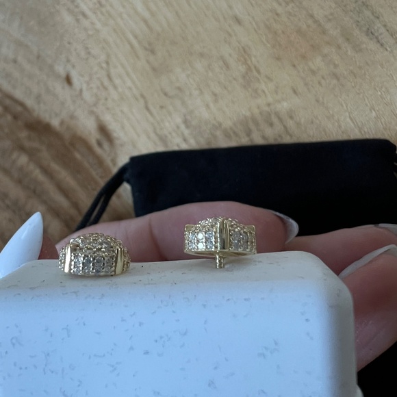 Moissanite Round Stud Earrings 0.81 CTW, VVS D Color – 925 Silver, ChampagneGold - Picture 4 of 7